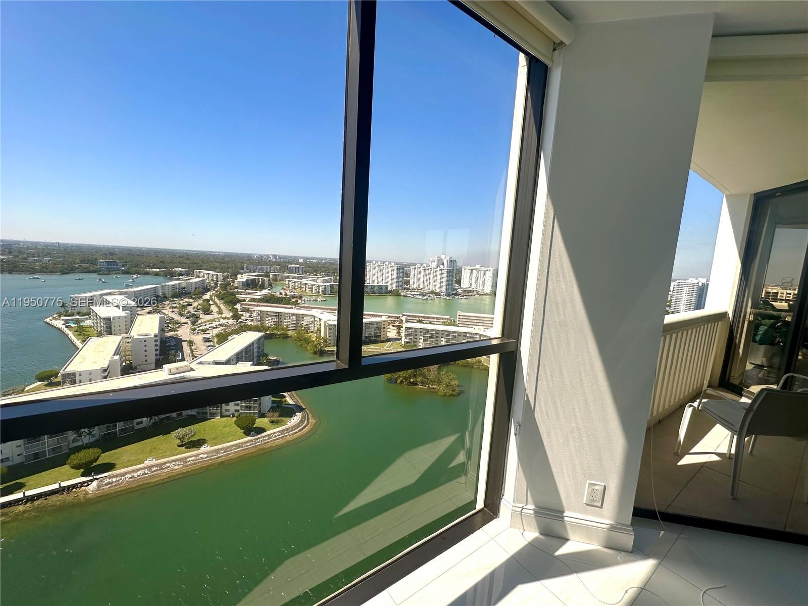 1000 W Island Blvd #2410, Aventura FL 33160