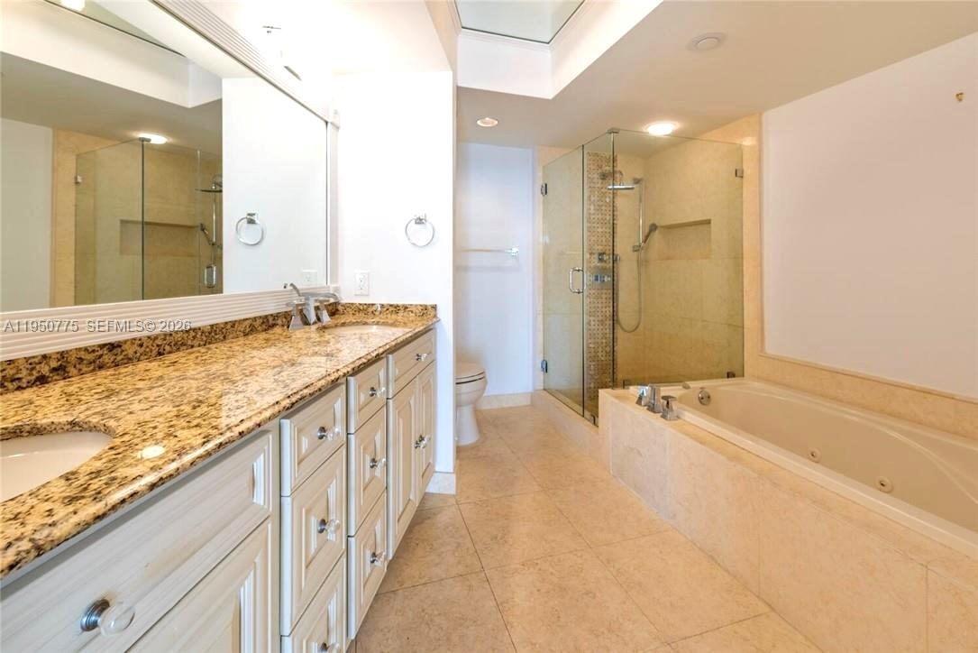 1000 W Island Blvd #2410, Aventura FL 33160