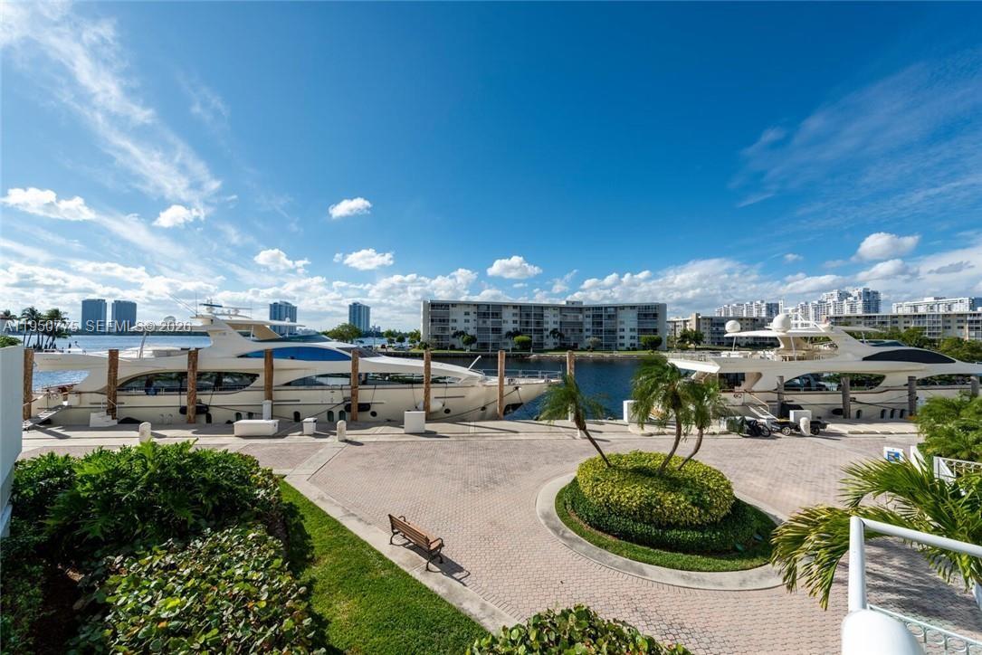 1000 W Island Blvd #2410, Aventura FL 33160