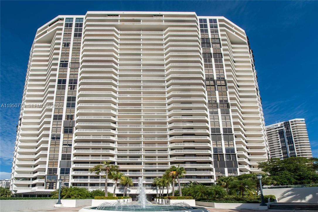 1000 W Island Blvd #2410, Aventura FL 33160