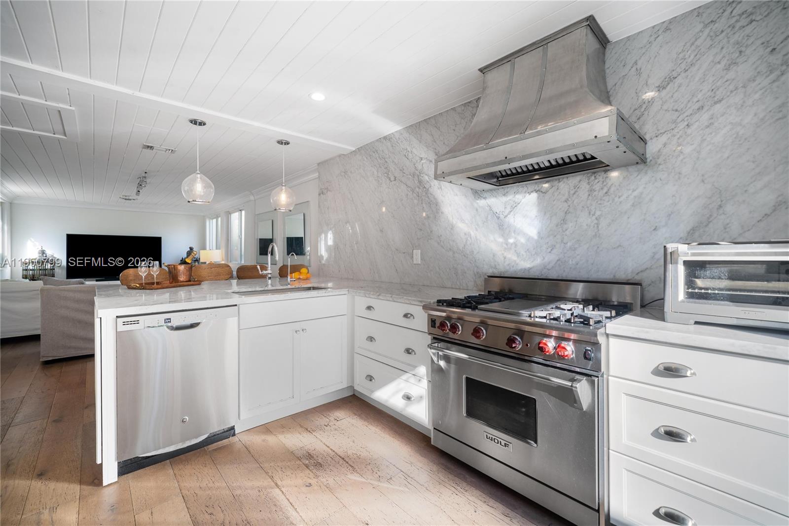463 W 62nd St, Miami Beach FL 33140