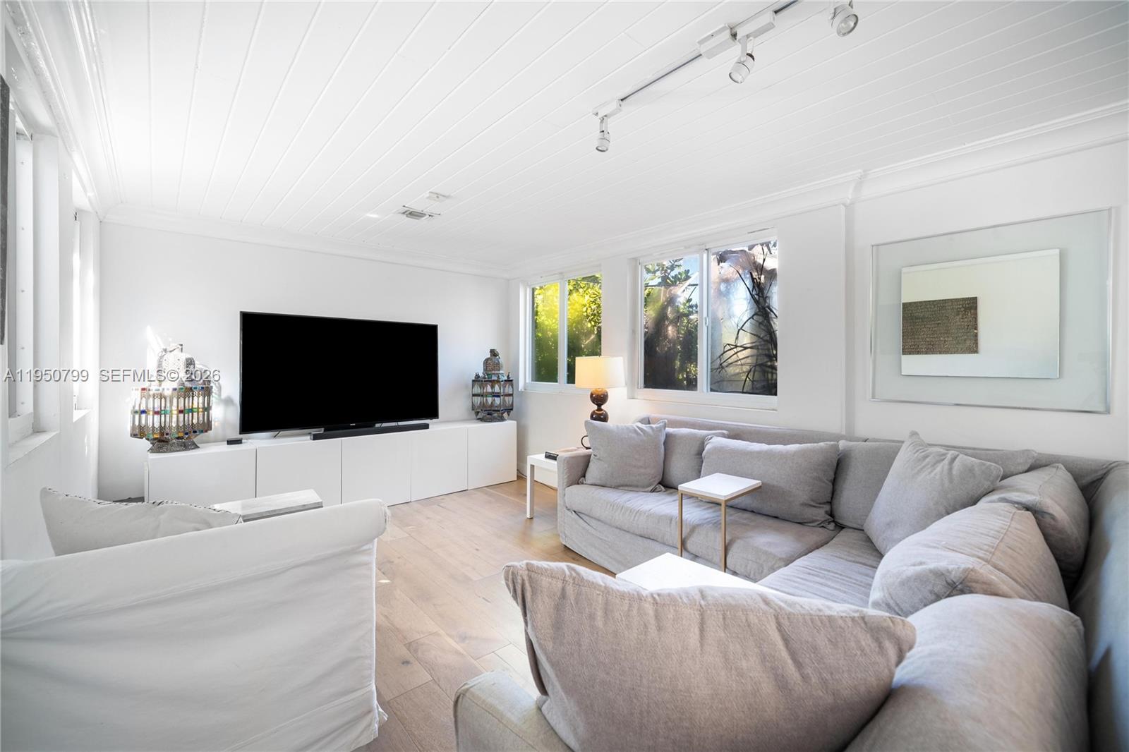 463 W 62nd St, Miami Beach FL 33140