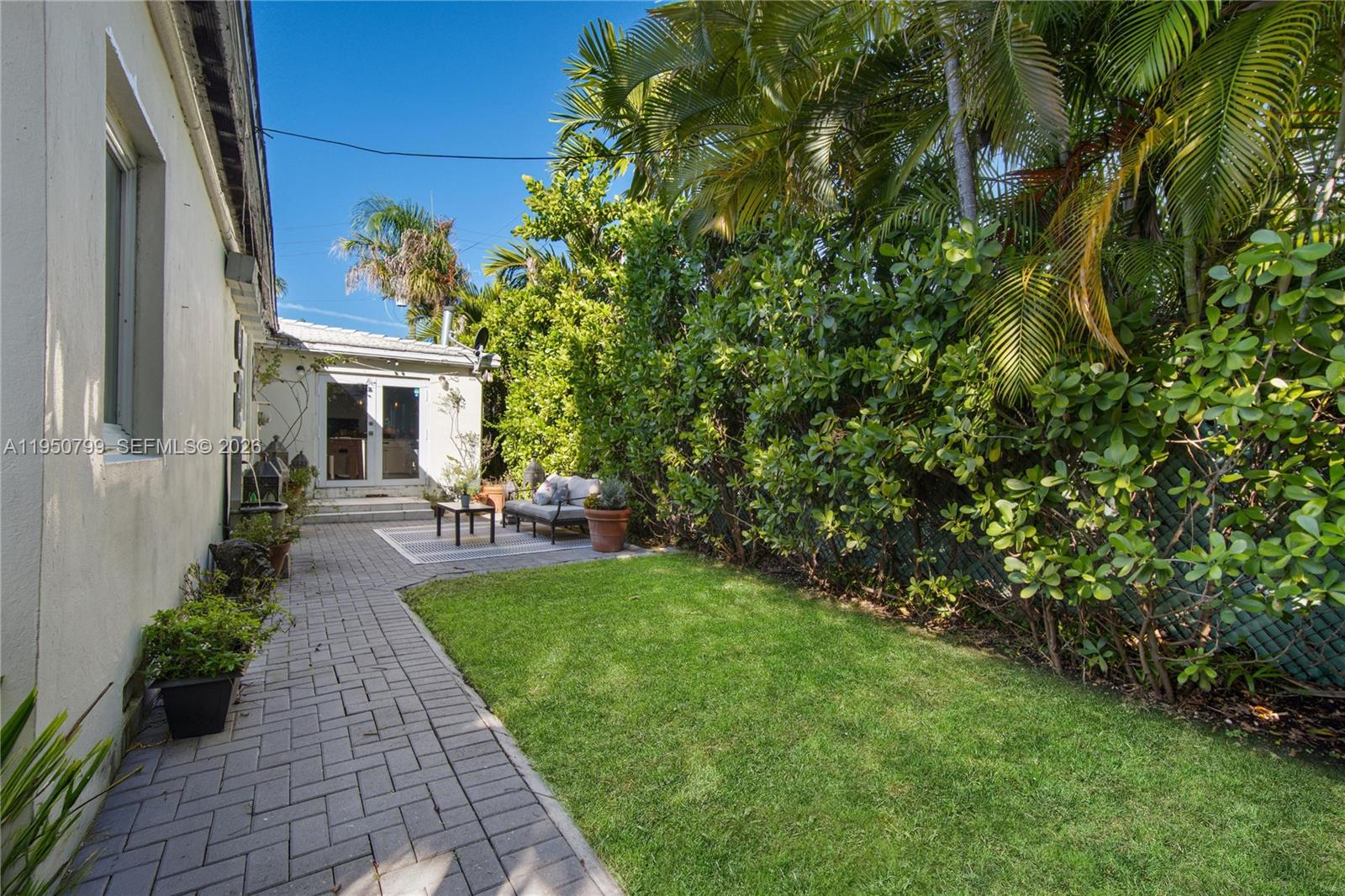 463 W 62nd St, Miami Beach FL 33140