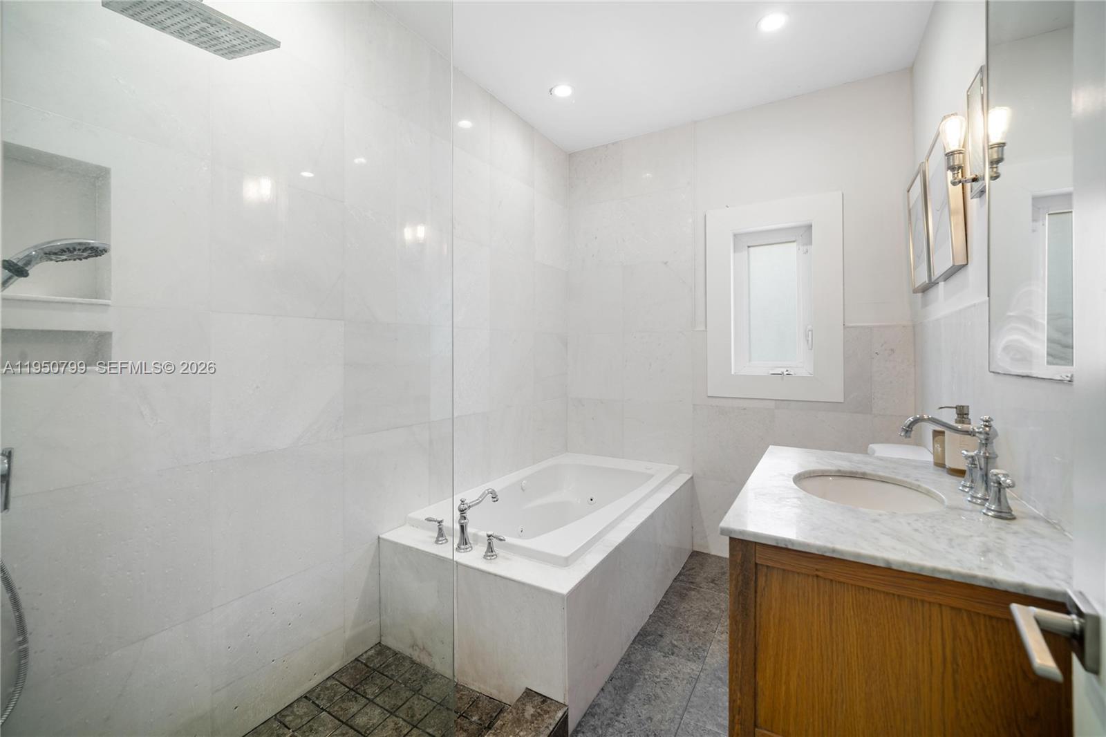 463 W 62nd St, Miami Beach FL 33140