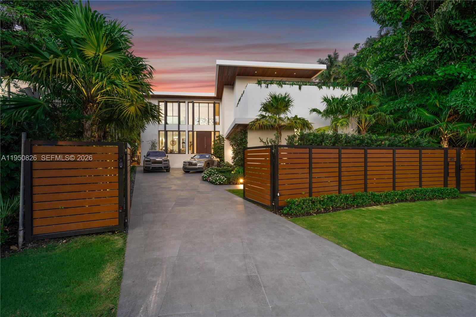 1417 N Venetian Way, Miami FL 33139