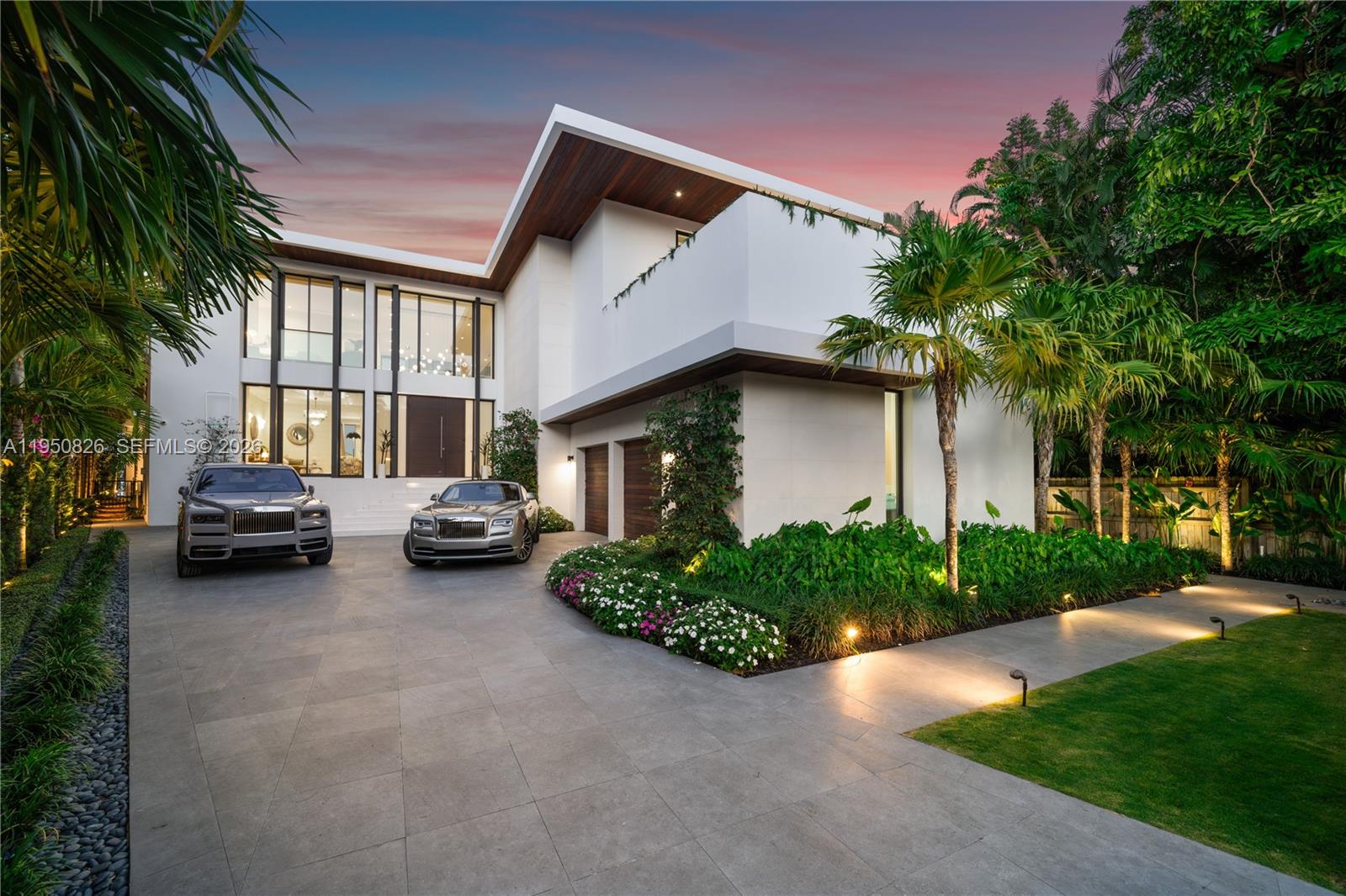 1417 N Venetian Way, Miami FL 33139