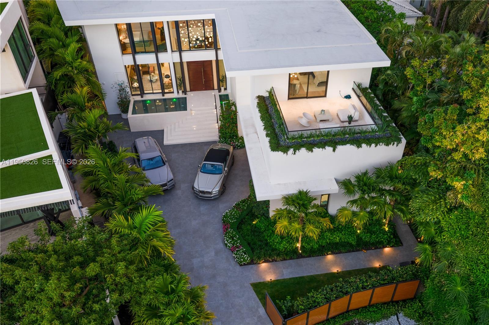 1417 N Venetian Way, Miami FL 33139