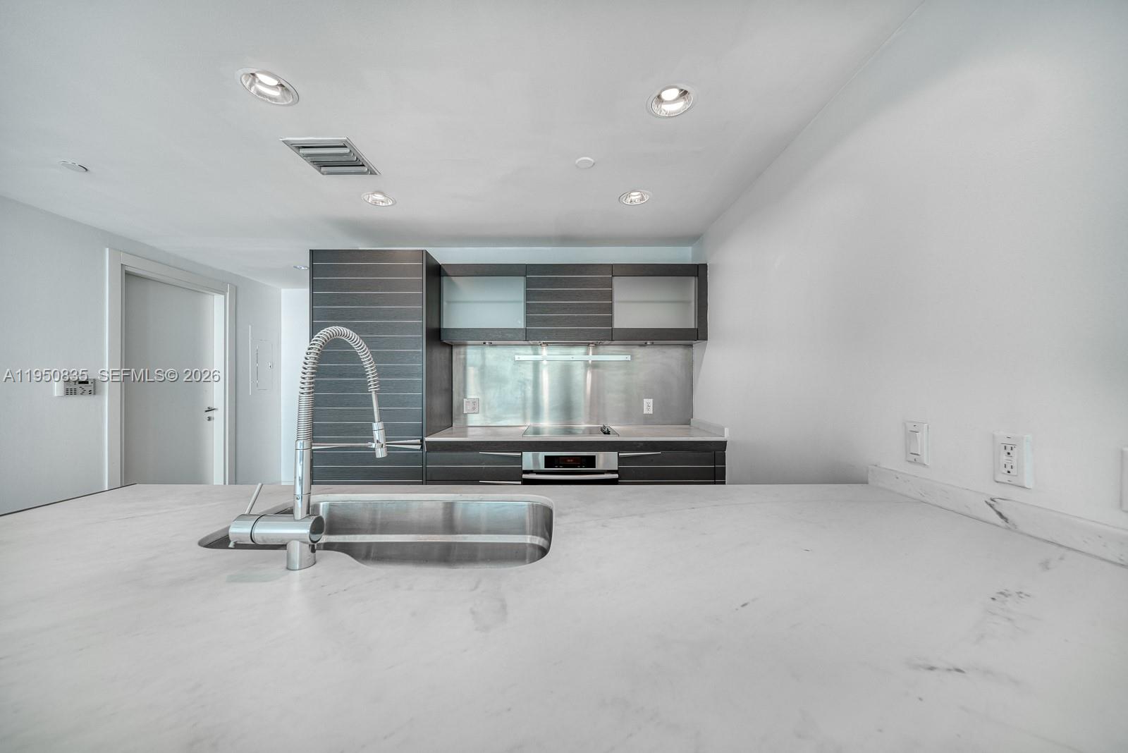 200 Biscayne Boulevard Way #4411, Miami FL 33131