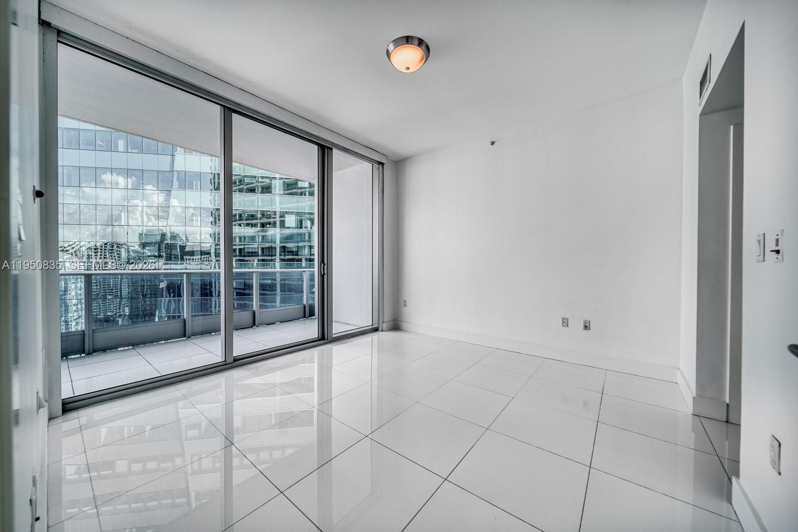 200 Biscayne Boulevard Way #4411, Miami FL 33131