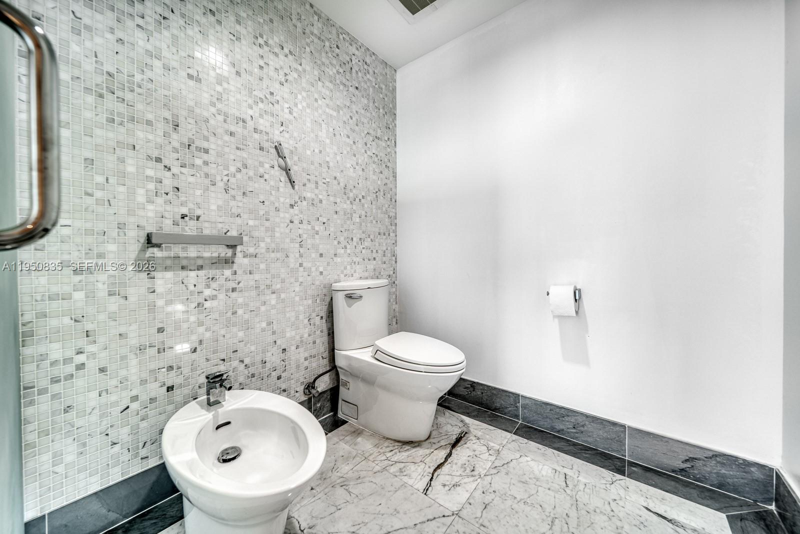 200 Biscayne Boulevard Way #4411, Miami FL 33131