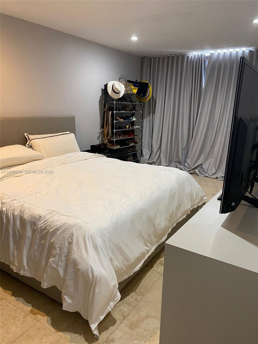 13499 Biscayne Blvd #PH1704, North Miami FL 33181
