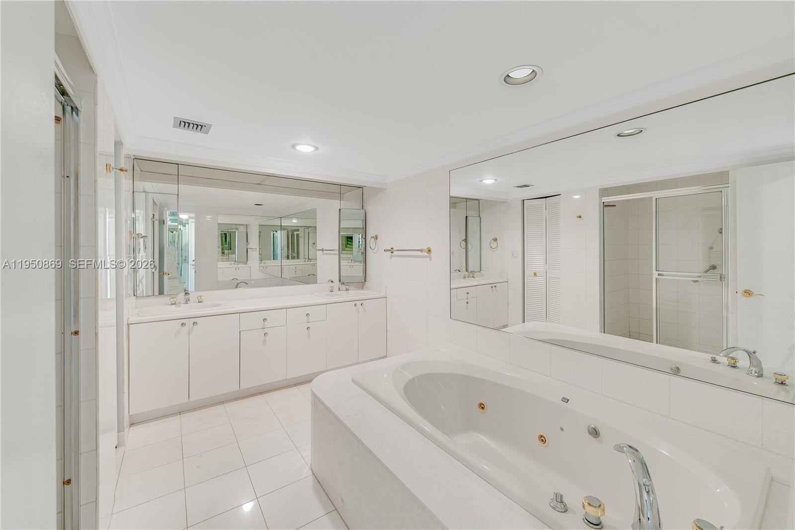 1121 Crandon Blvd #F601, Key Biscayne FL 33149