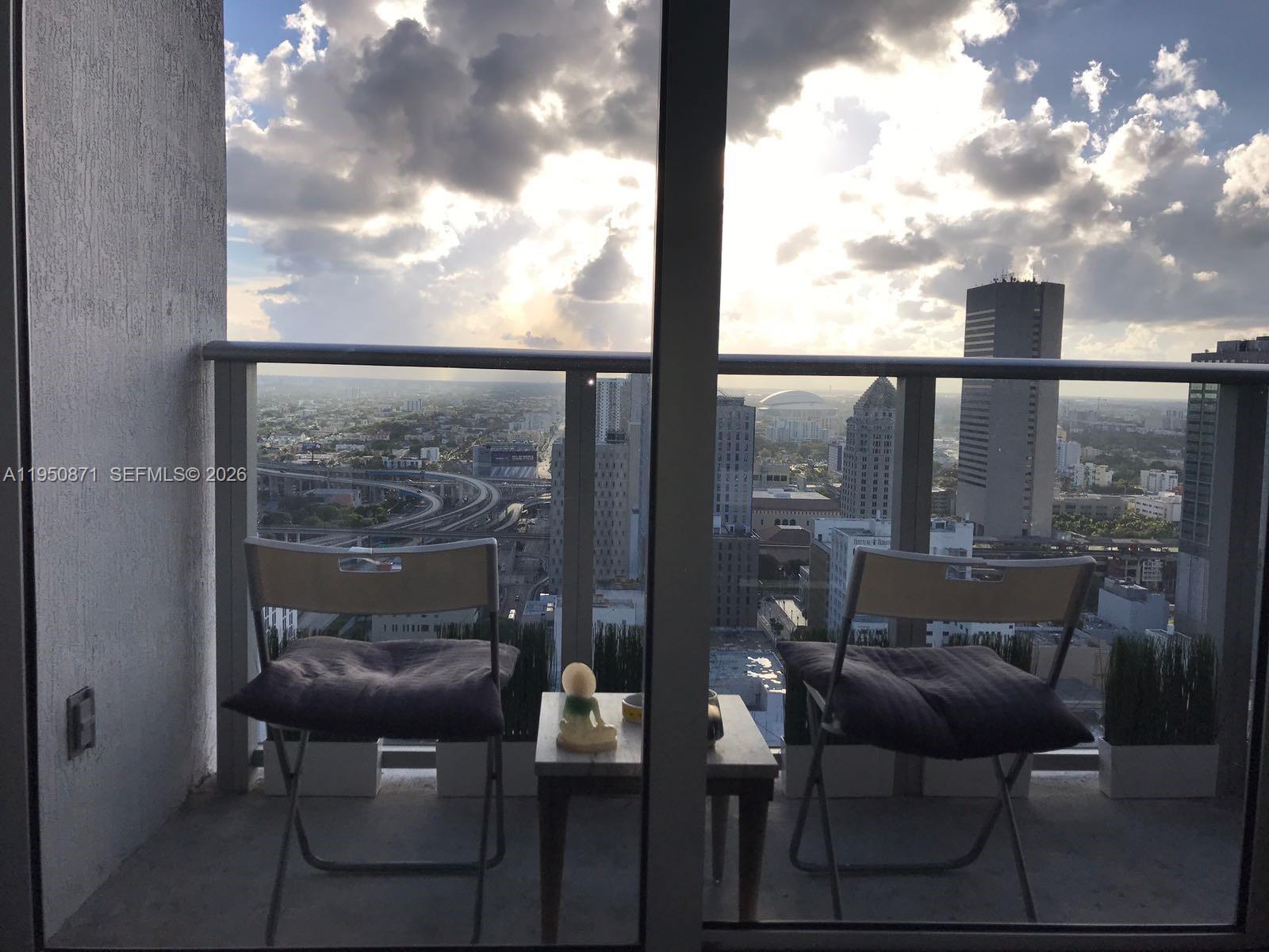 151 SE 1st St #3010, Miami FL 33131
