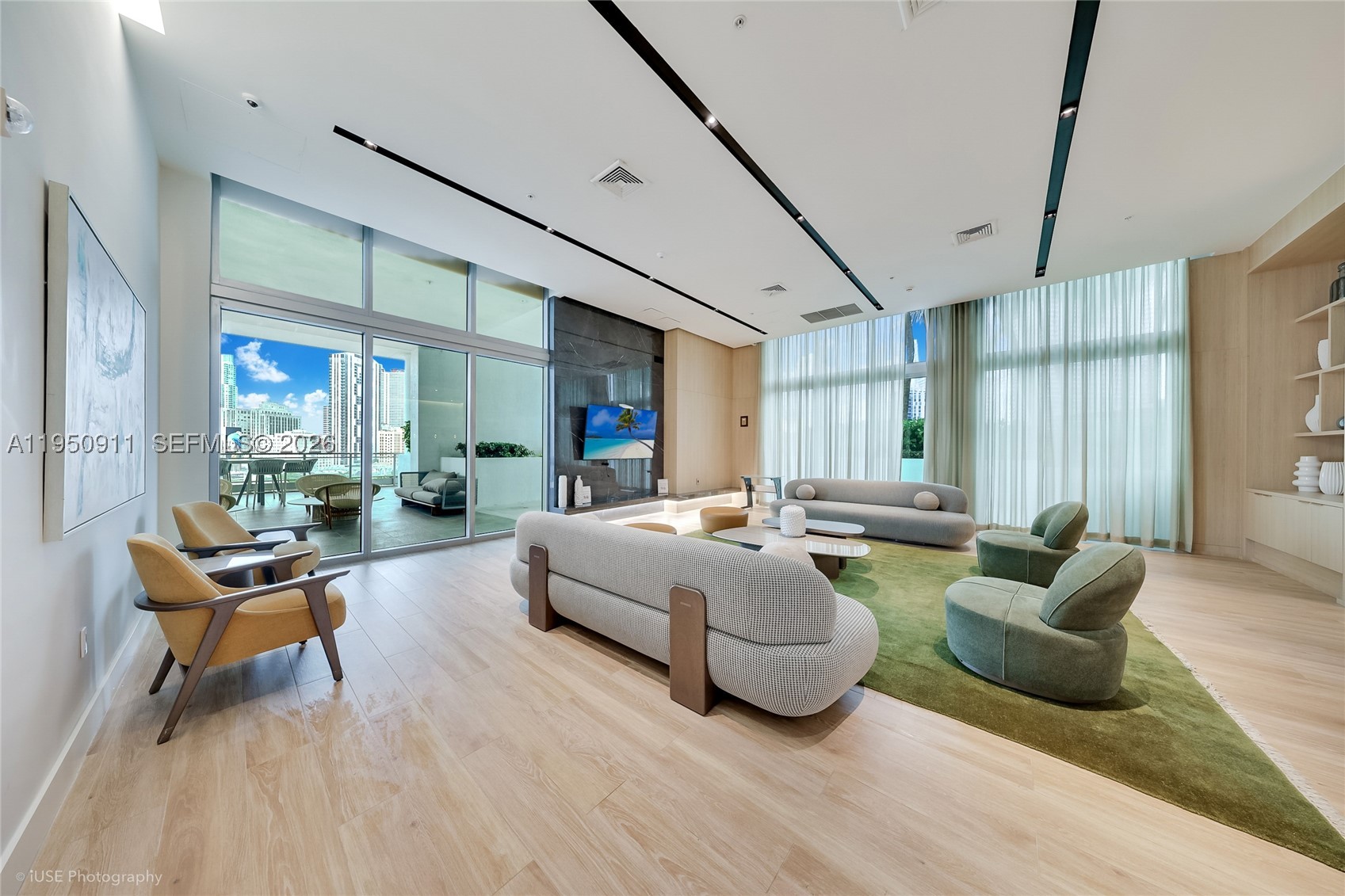 90 SW 3rd St #3109, Miami FL 33130