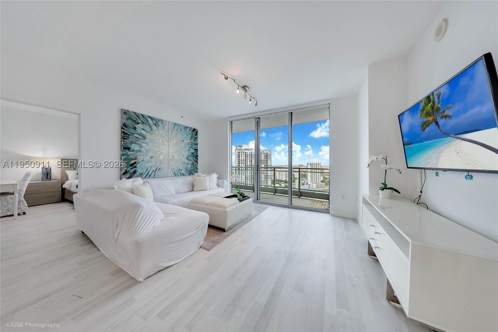 90 SW 3rd St #3109, Miami FL 33130