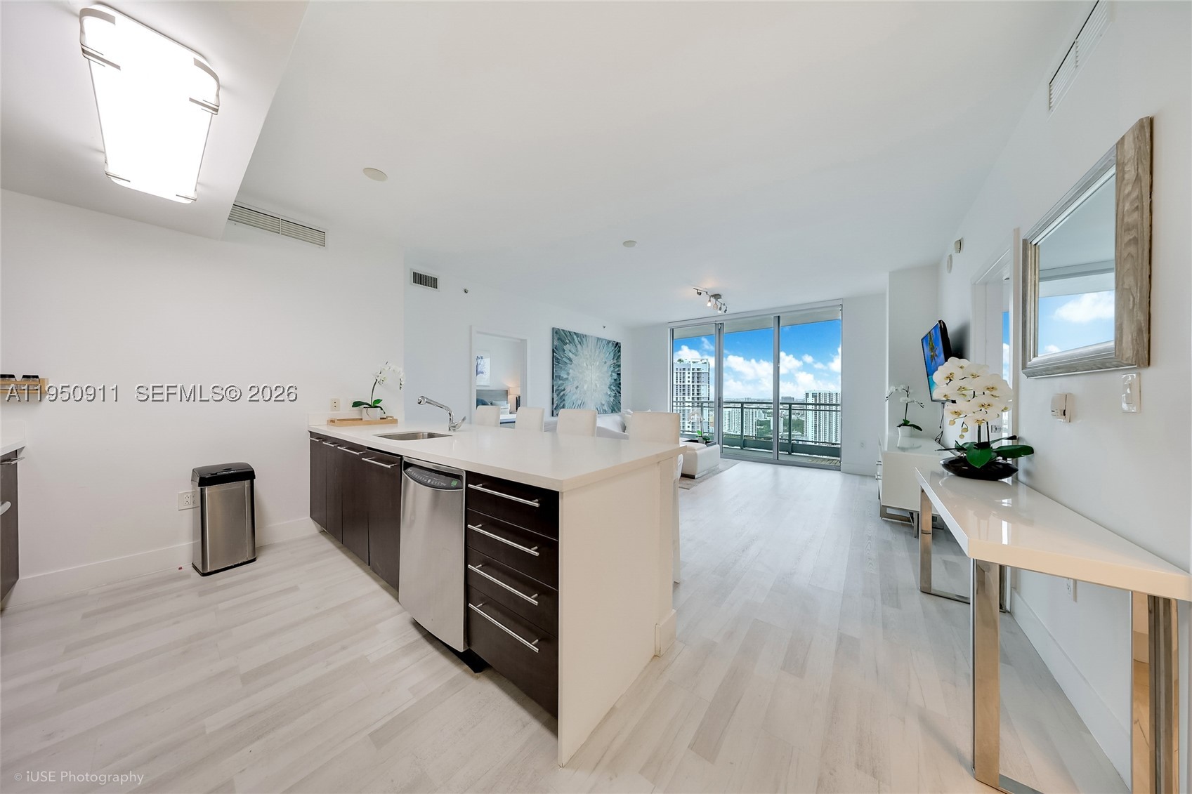 90 SW 3rd St #3109, Miami FL 33130