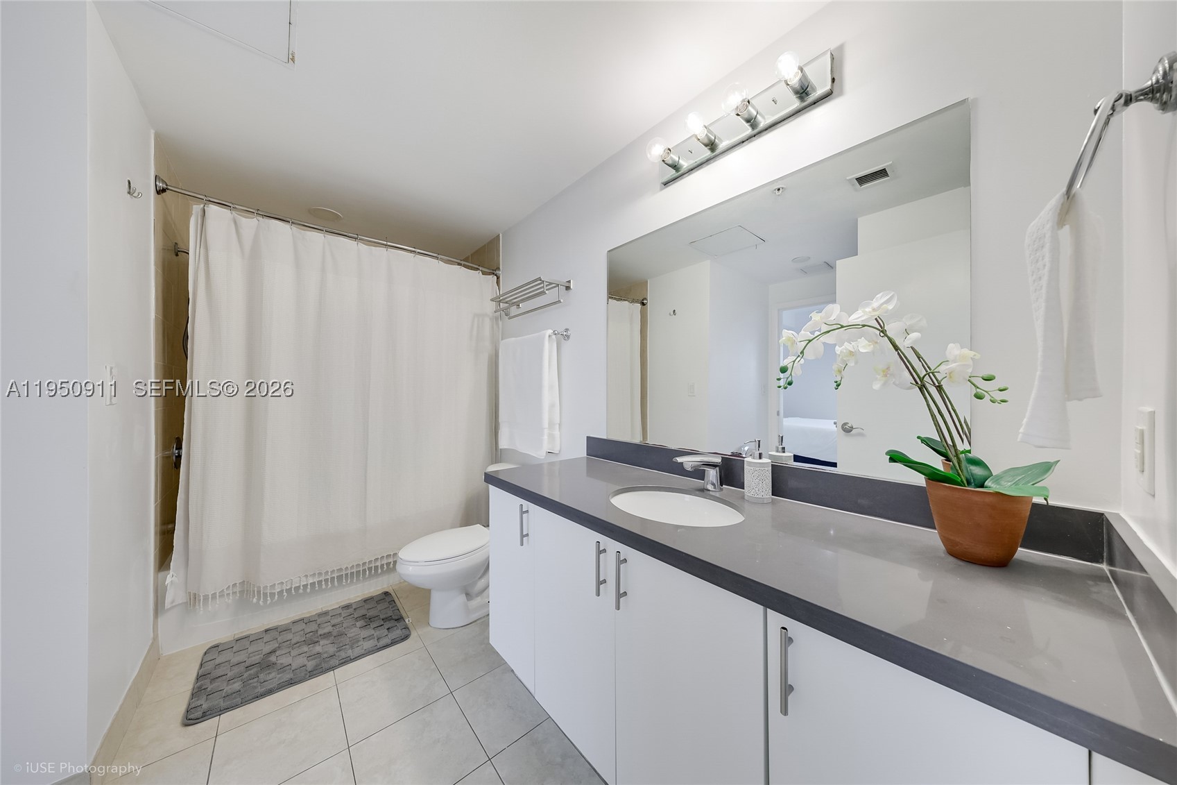 90 SW 3rd St #3109, Miami FL 33130