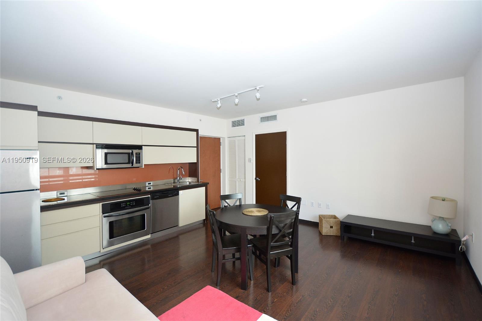 435 21st St #205, Miami Beach FL 33139