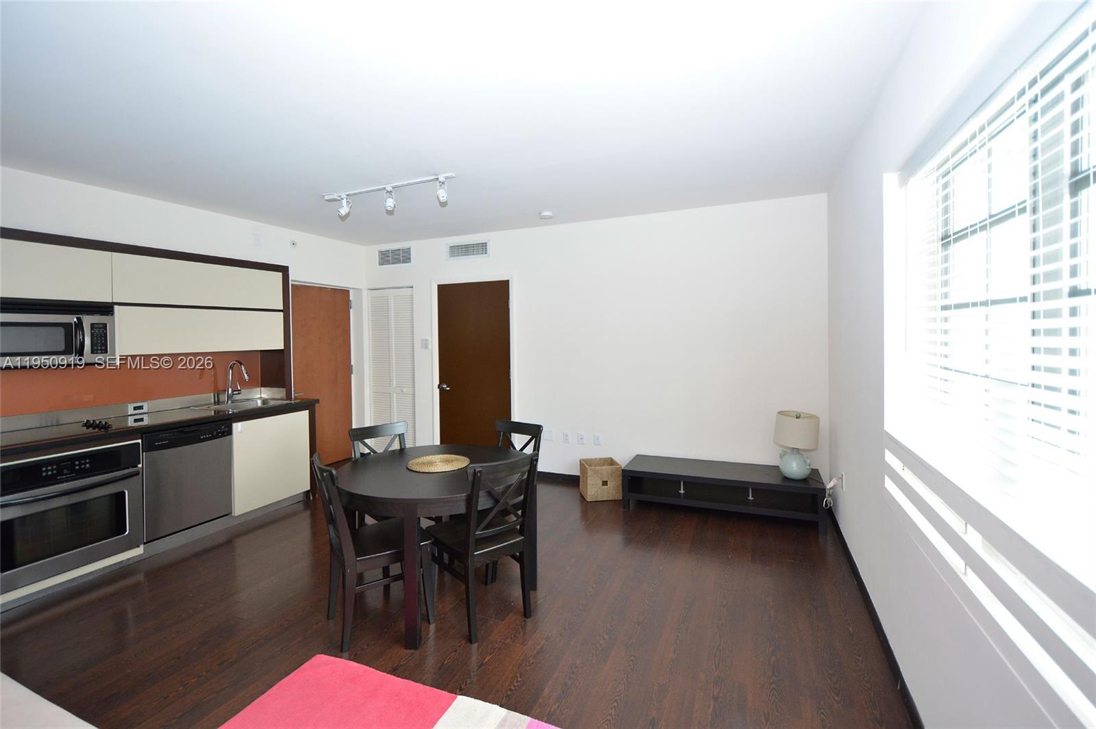 435 21st St #205, Miami Beach FL 33139