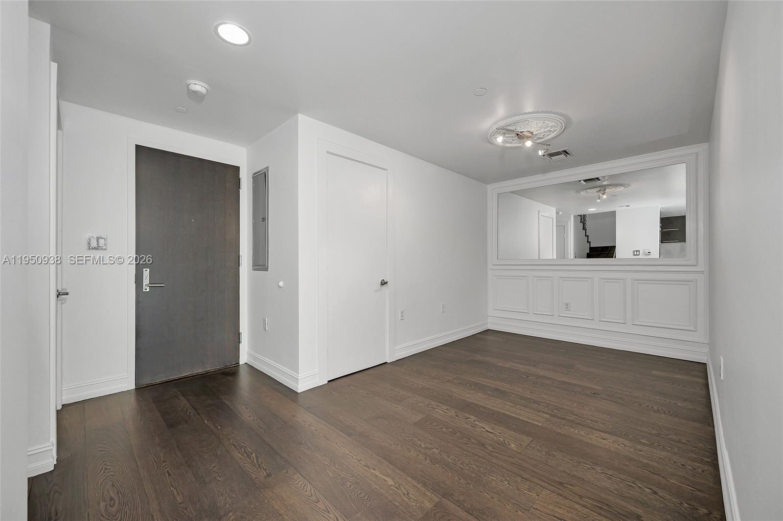 900 BISCAYNE BLVD #909, Miami FL 33132