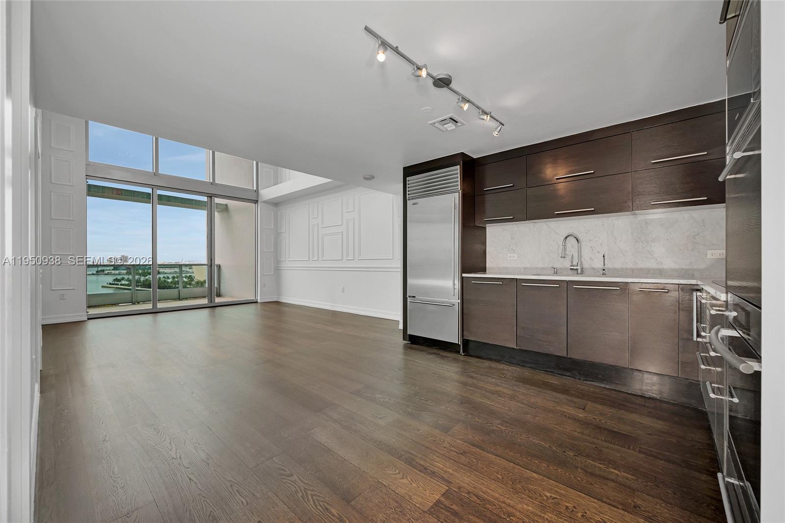 900 BISCAYNE BLVD #909, Miami FL 33132