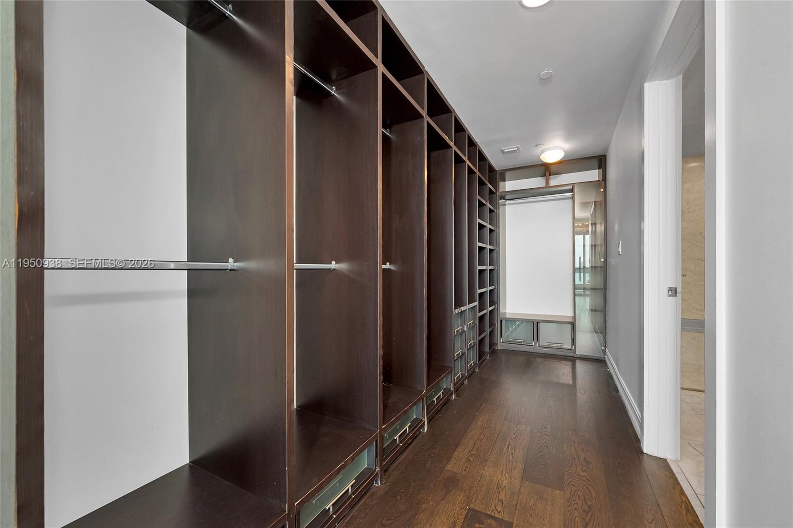 900 BISCAYNE BLVD #909, Miami FL 33132