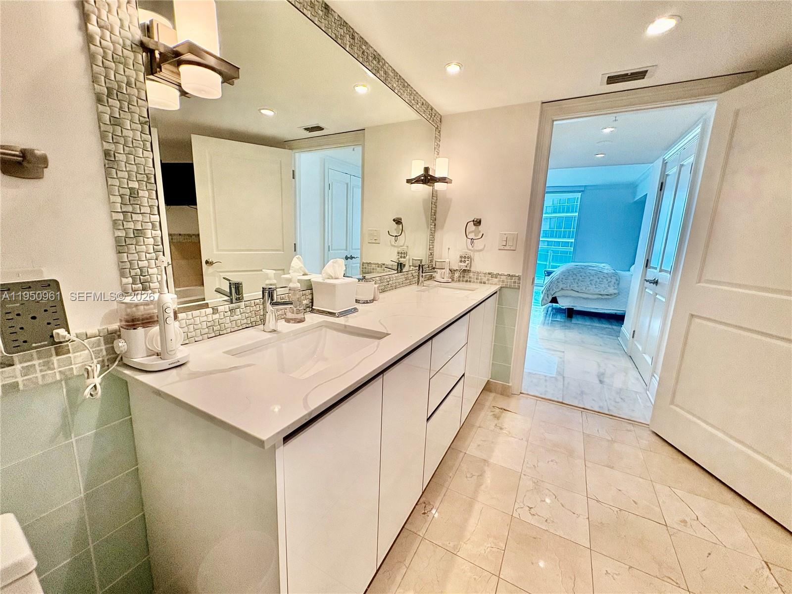 1800 N Bayshore Dr #1801, Miami FL 33132