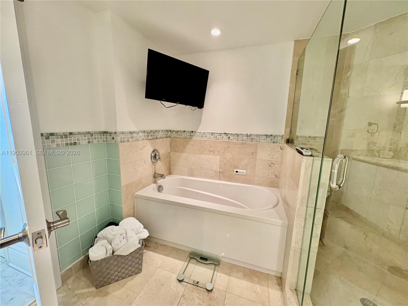 1800 N Bayshore Dr #1801, Miami FL 33132