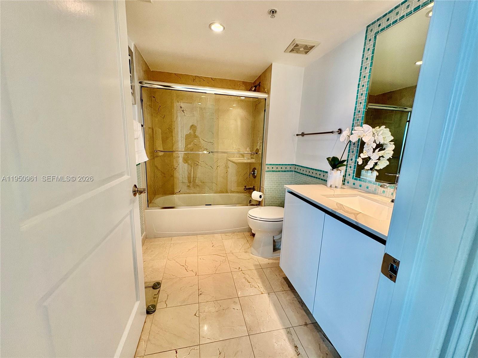 1800 N Bayshore Dr #1801, Miami FL 33132