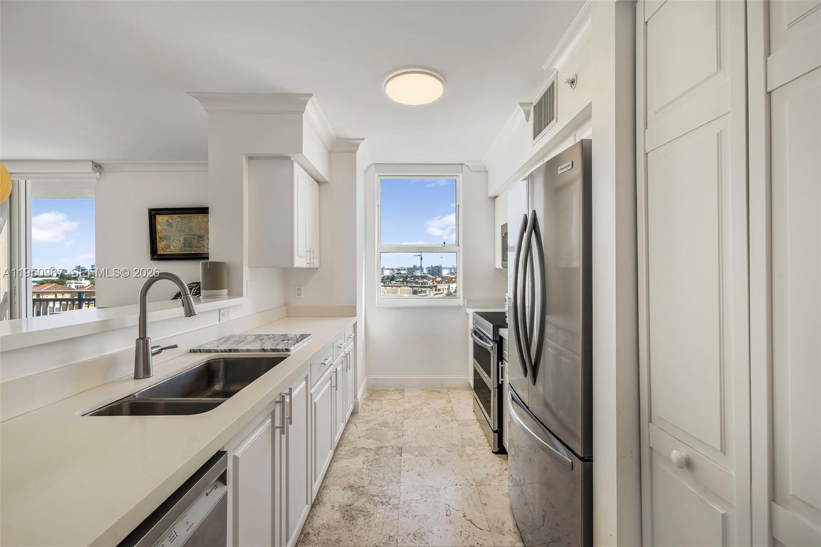 90 Alton Rd #811, Miami Beach FL 33139