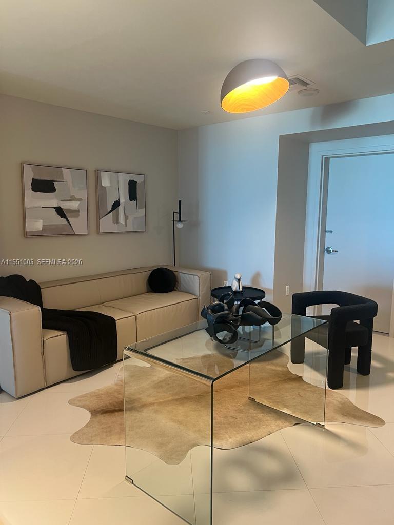 900 Biscayne Blvd #3908, Miami FL 33132