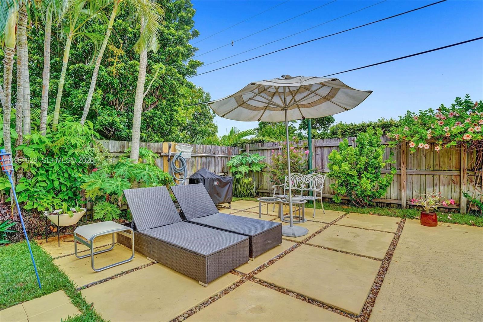 7525 W Treasure Dr, North Bay Village FL 33141