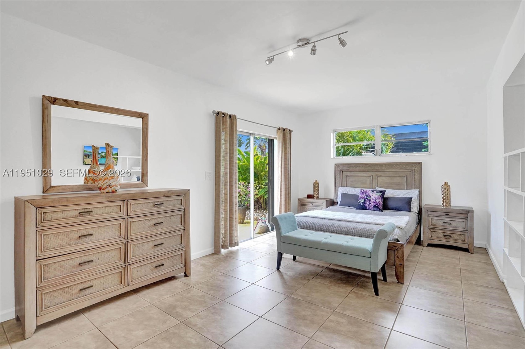 7525 W Treasure Dr, North Bay Village FL 33141