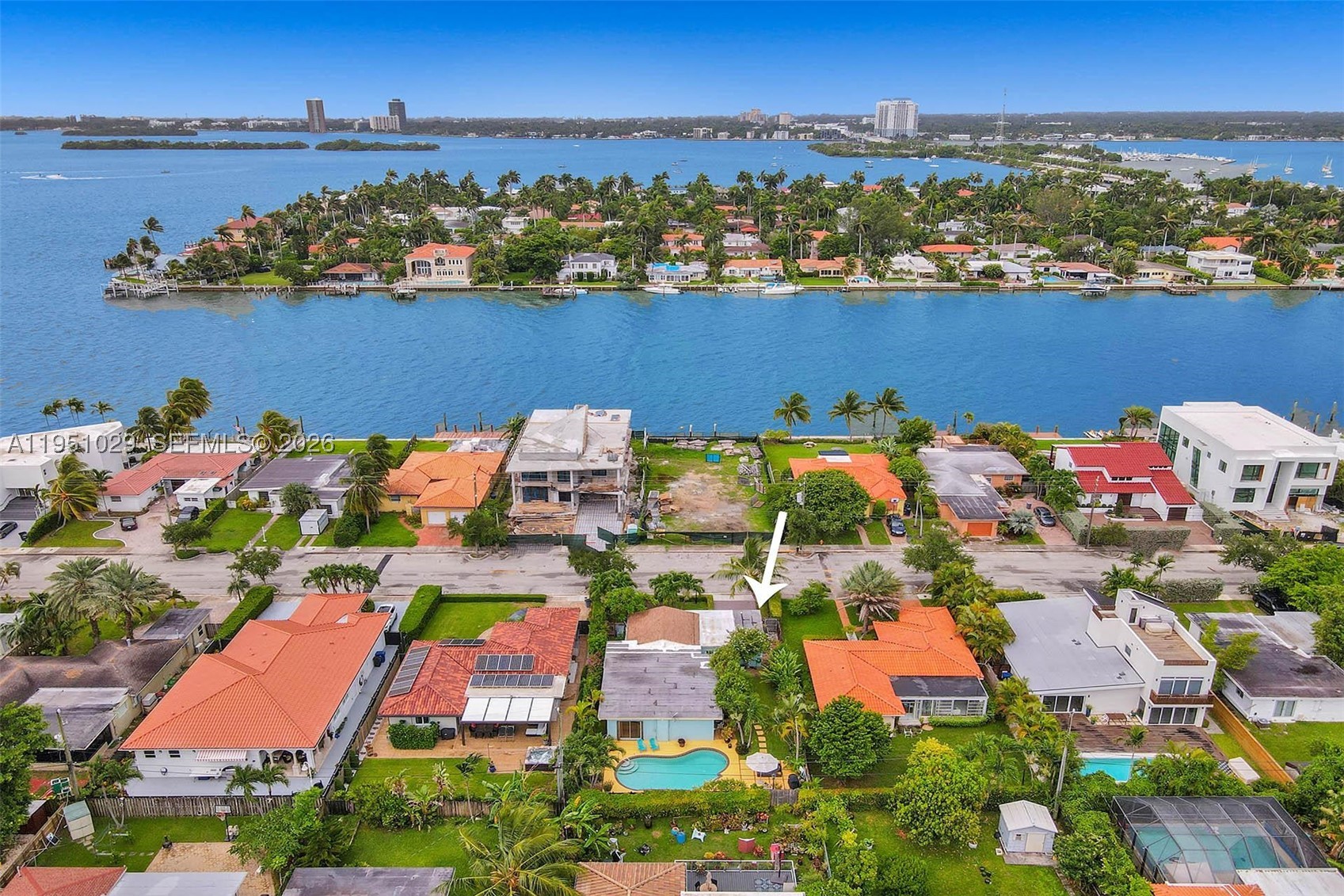 7525 W Treasure Dr, North Bay Village FL 33141