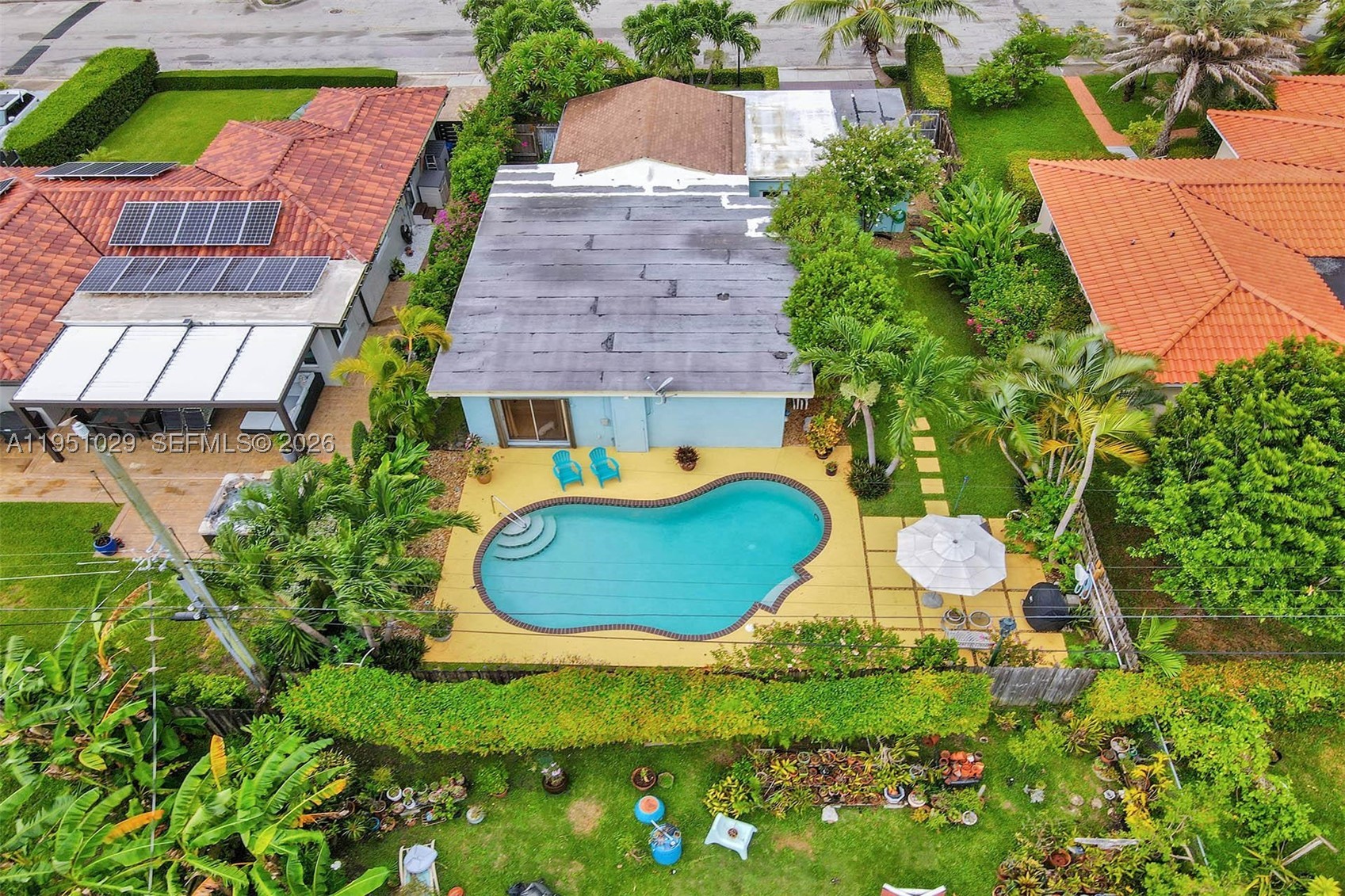 7525 W Treasure Dr, North Bay Village FL 33141