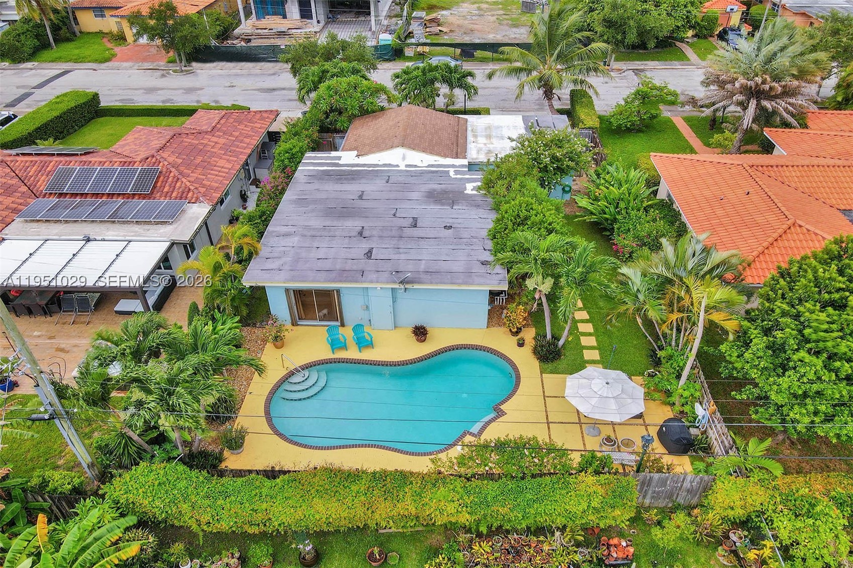7525 W Treasure Dr, North Bay Village FL 33141
