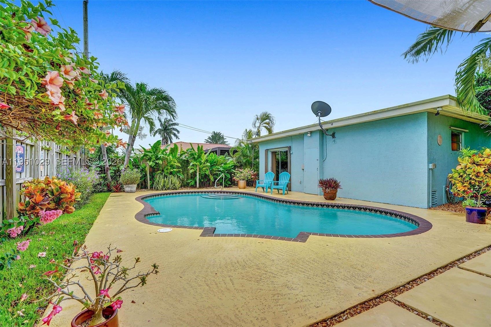 7525 W Treasure Dr, North Bay Village FL 33141