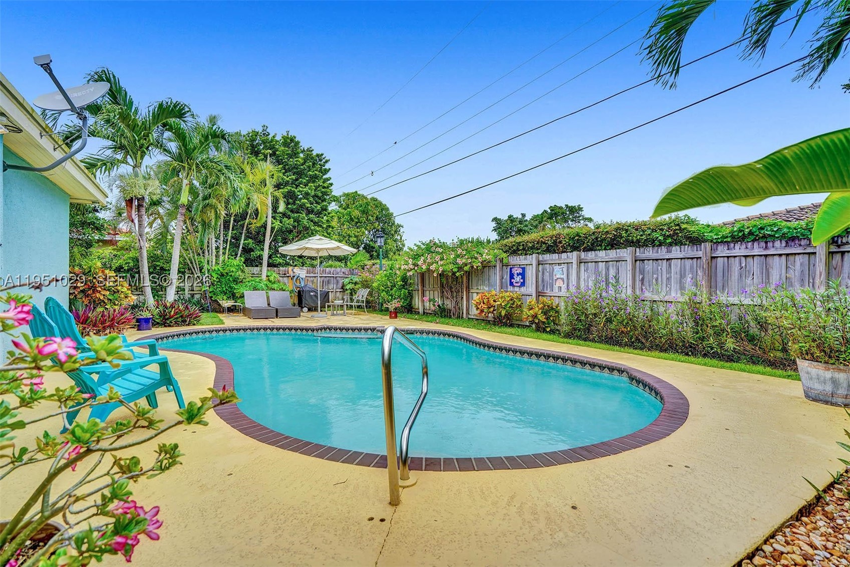 7525 W Treasure Dr, North Bay Village FL 33141