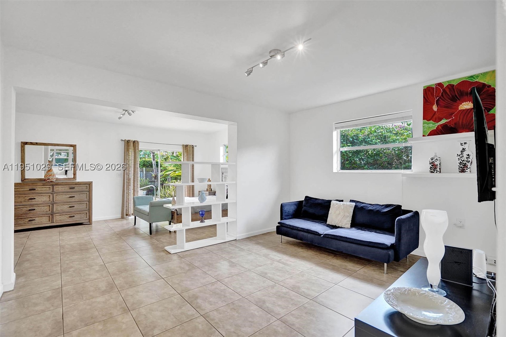 7525 W Treasure Dr, North Bay Village FL 33141
