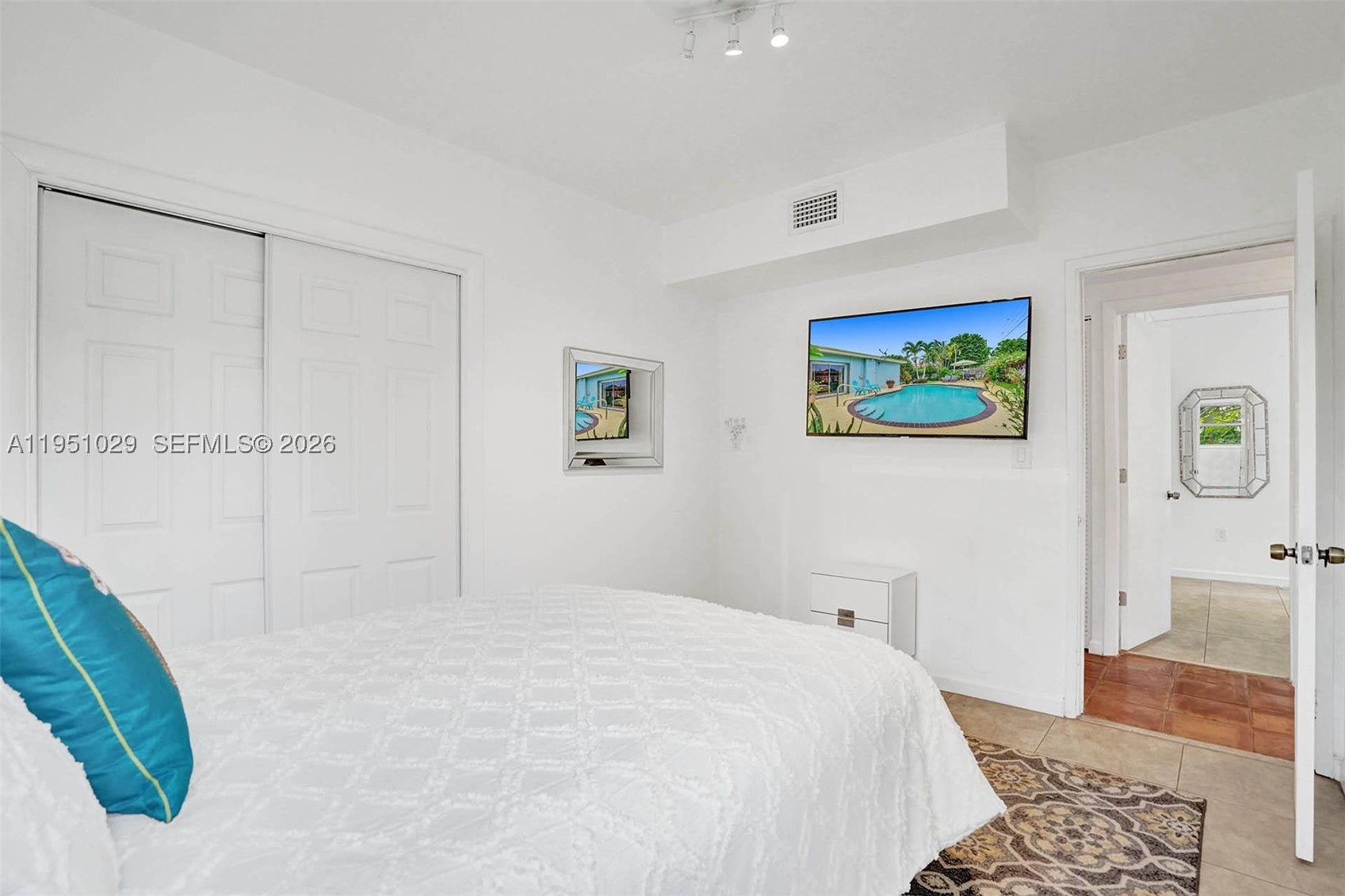 7525 W Treasure Dr, North Bay Village FL 33141