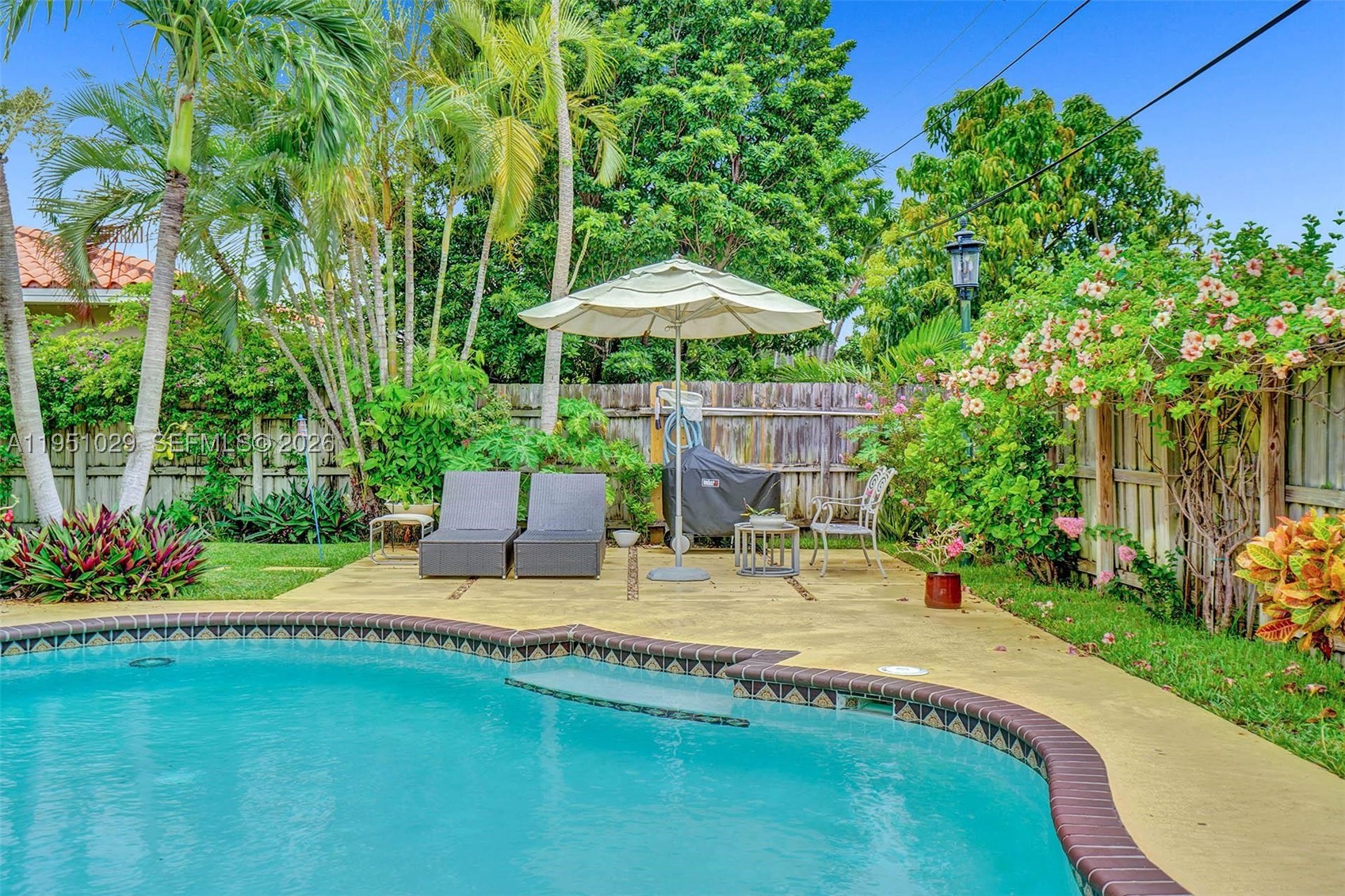 7525 W Treasure Dr, North Bay Village FL 33141