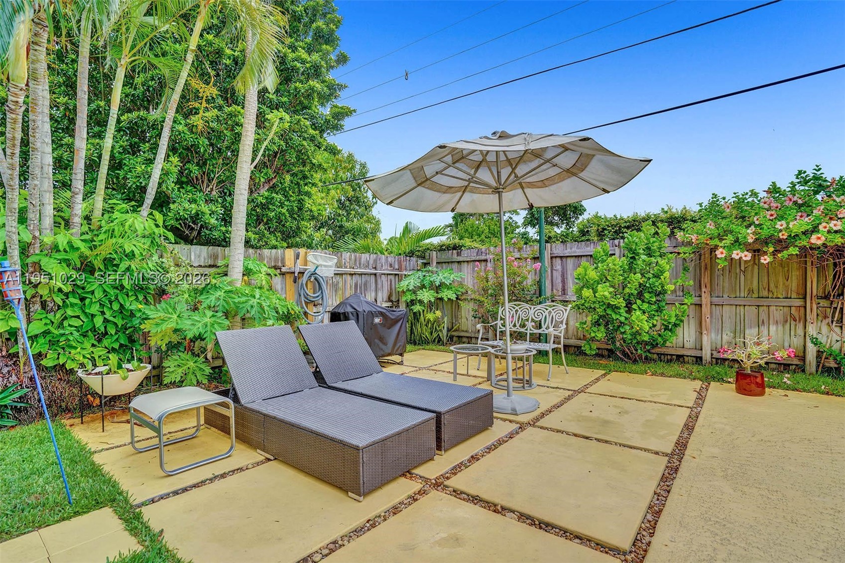 7525 W Treasure Dr, North Bay Village FL 33141