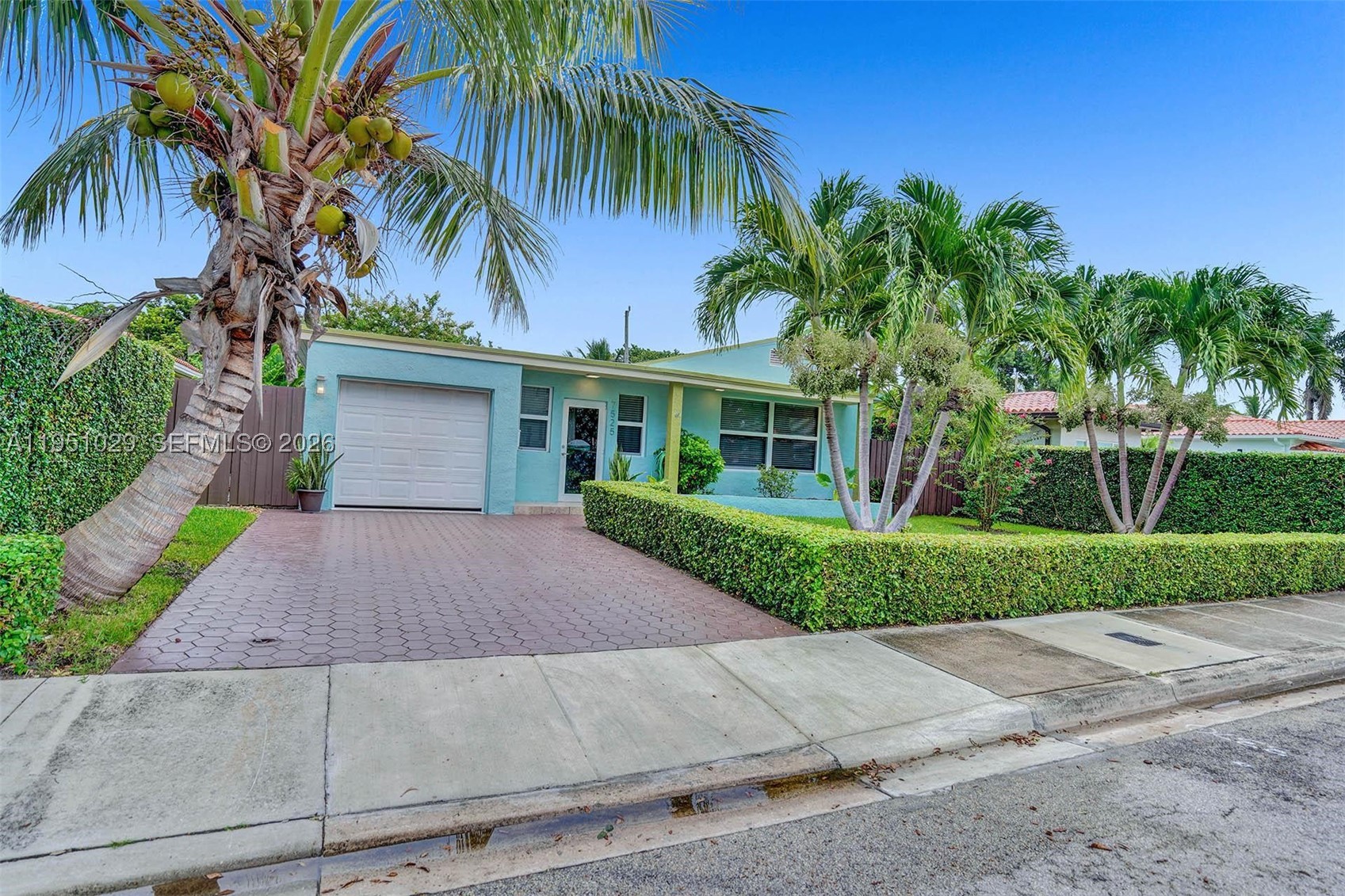 7525 W Treasure Dr, North Bay Village FL 33141