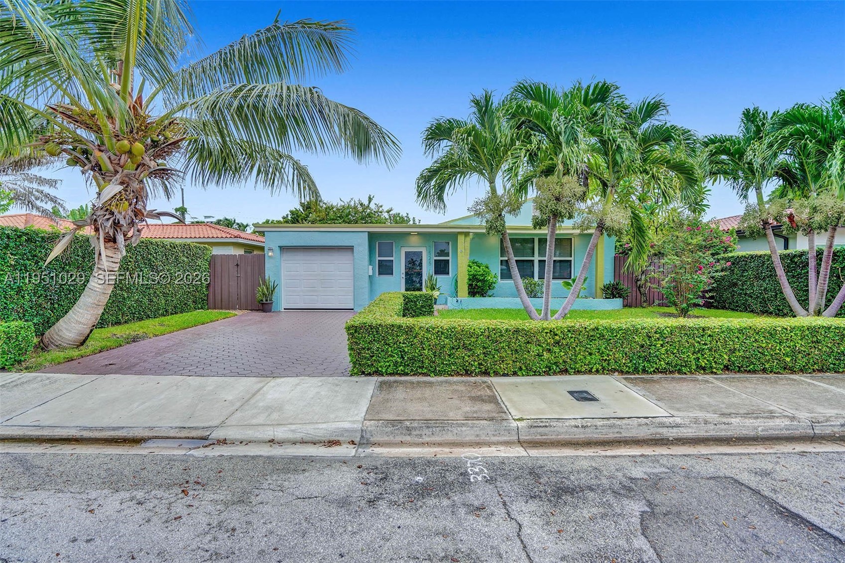 7525 W Treasure Dr, North Bay Village FL 33141
