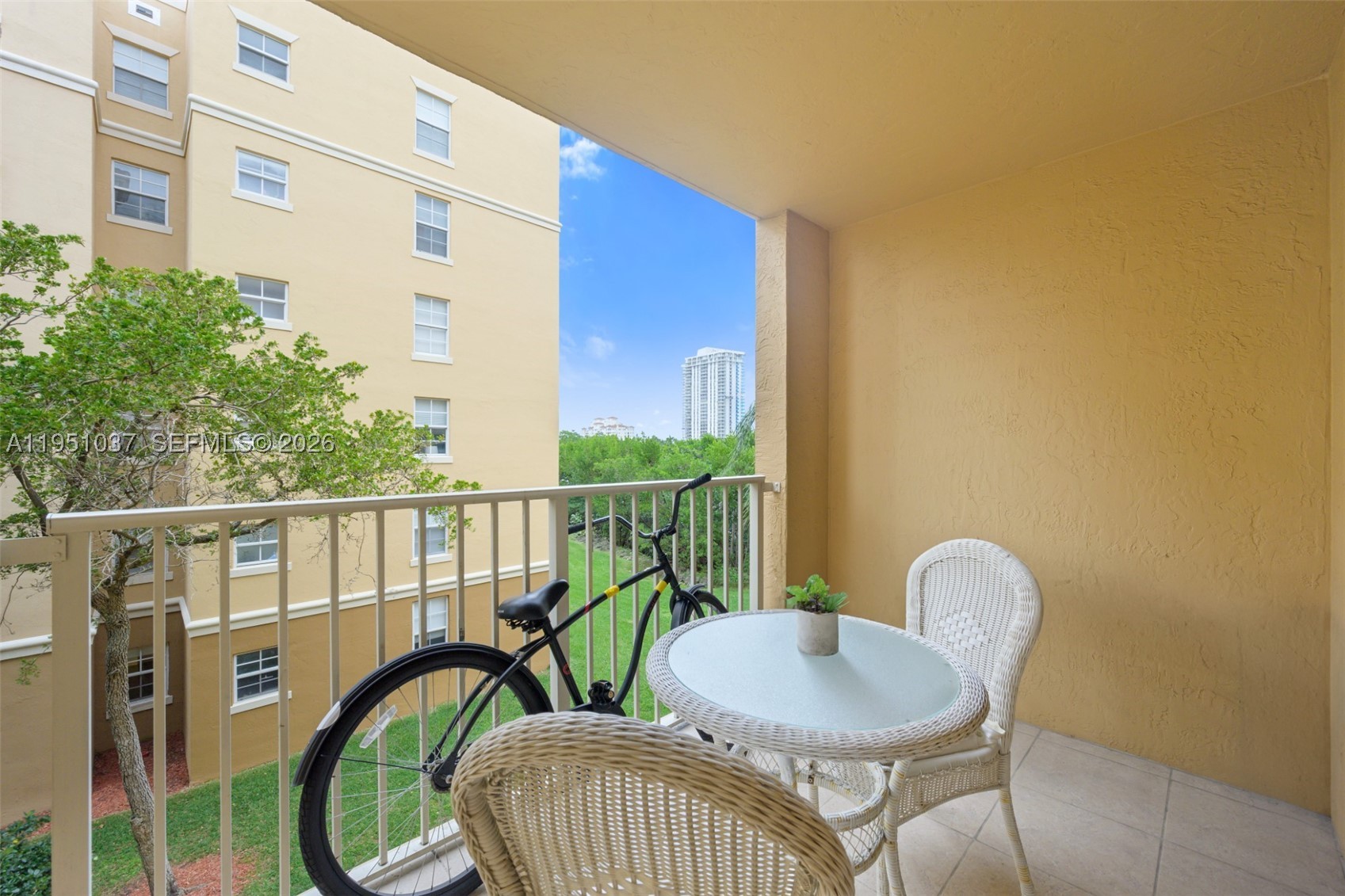 19555 E Country Club Dr #8303, Aventura FL 33180