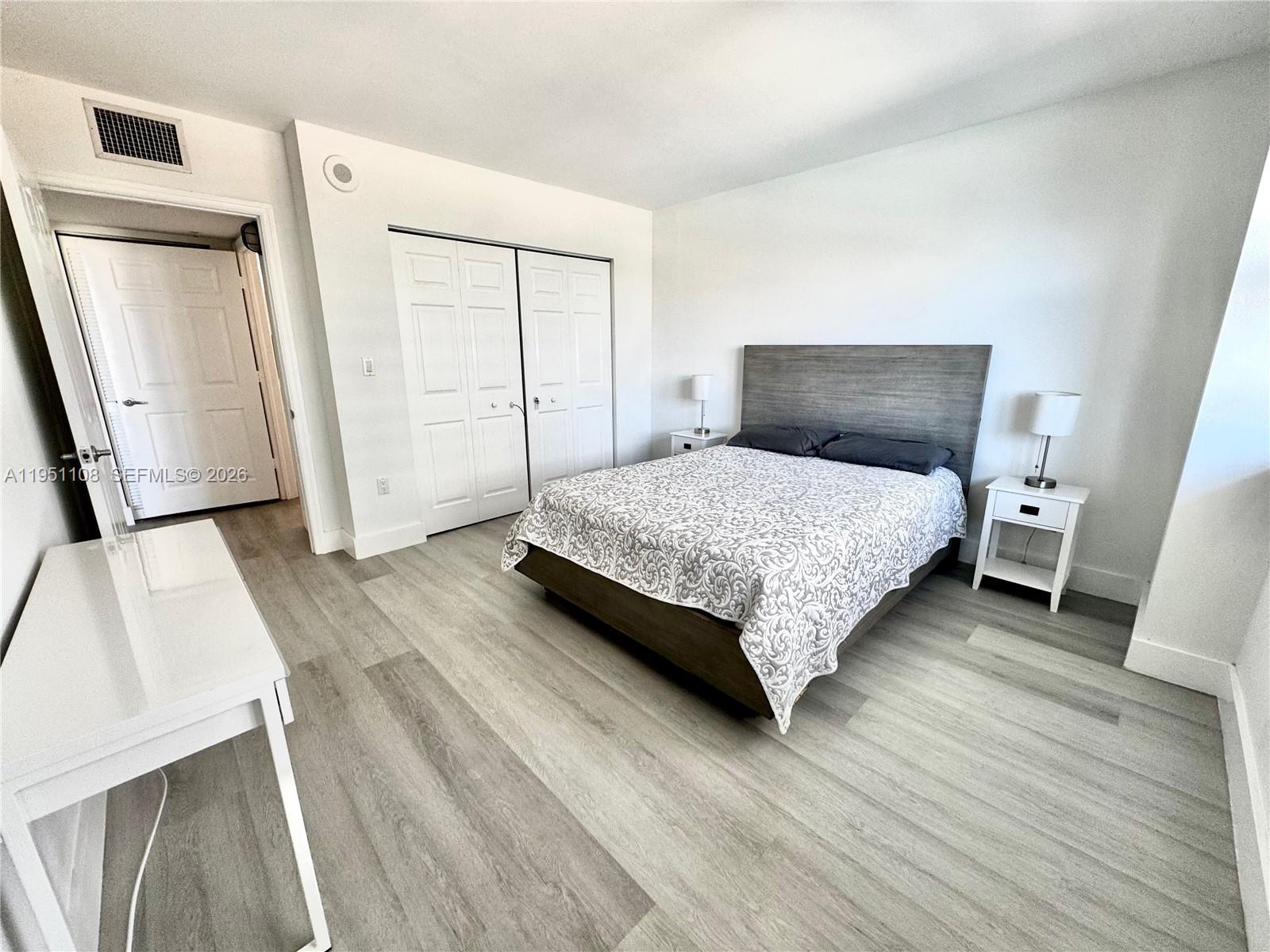 1155 Brickell Bay Dr #906, Miami FL 33131