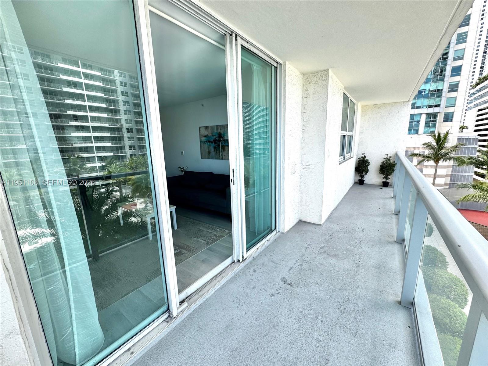 1155 Brickell Bay Dr #906, Miami FL 33131