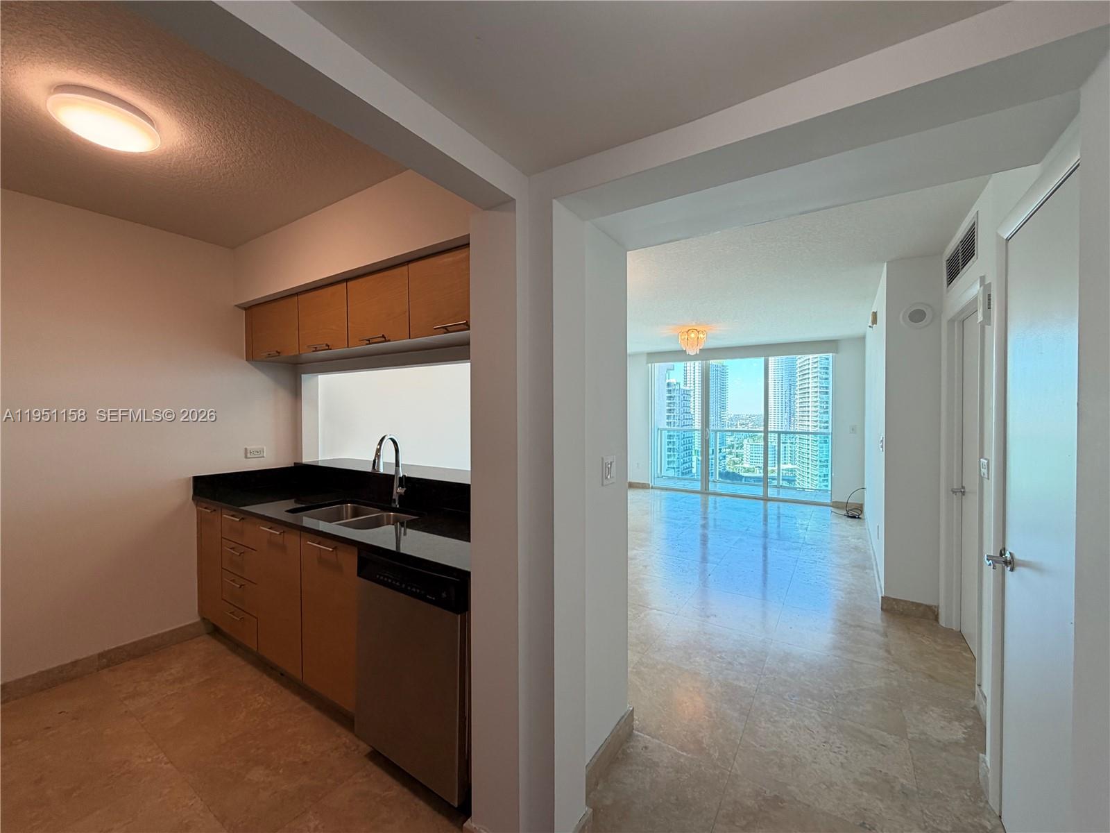 31 SE 5th St #3009, Miami FL 33131