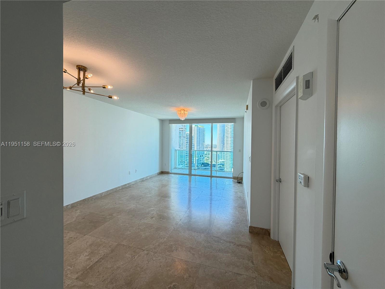 31 SE 5th St #3009, Miami FL 33131