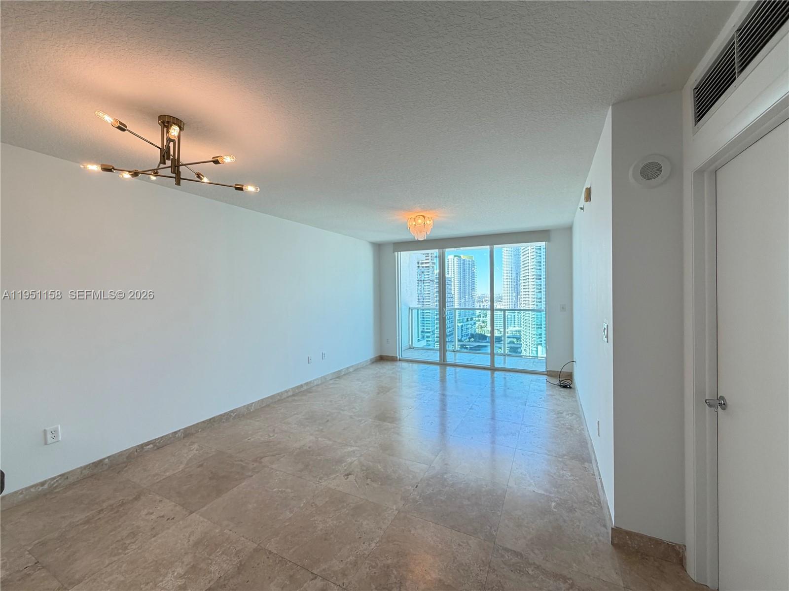 31 SE 5th St #3009, Miami FL 33131